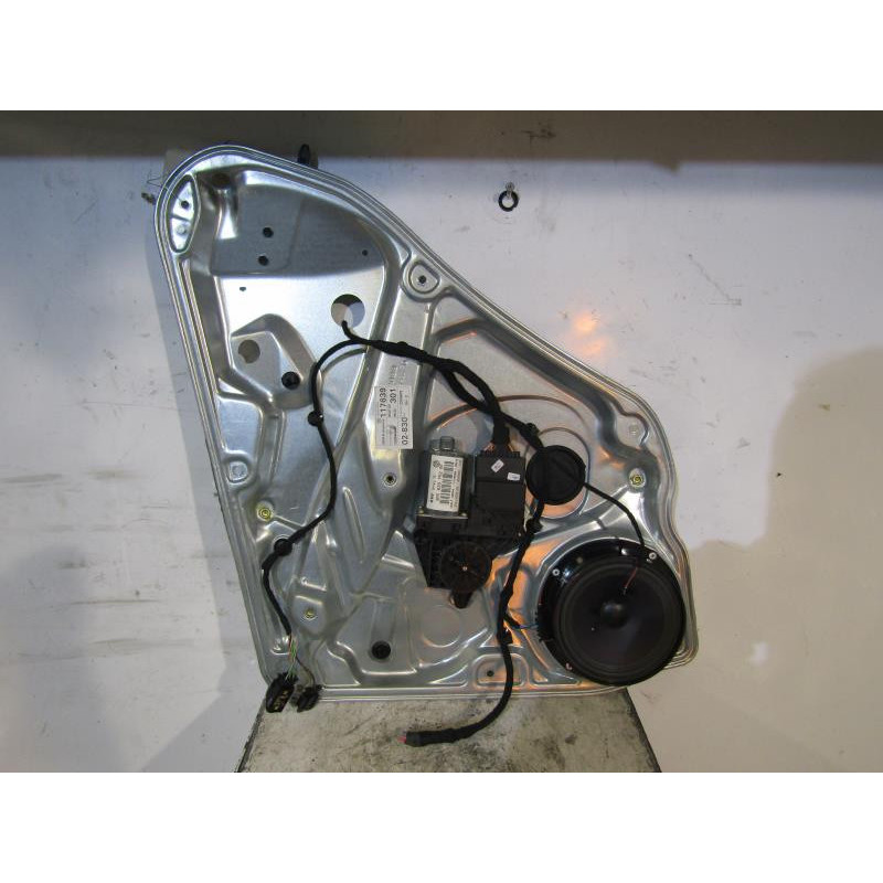 Leve vitre electrique arriere droit VOLKSWAGEN PASSAT 4 Photo n°1
