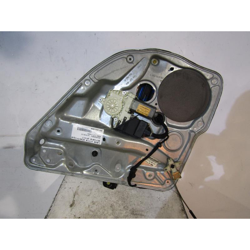 Leve vitre electrique arriere droit VOLKSWAGEN BORA Photo n°1