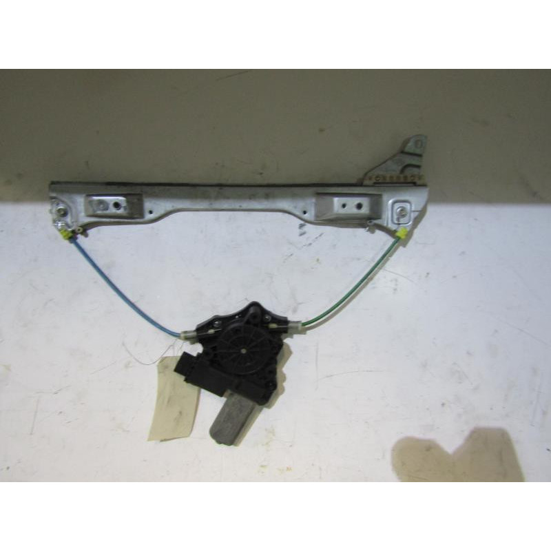 Leve vitre electrique avant gauche OPEL CORSA D Photo n°1