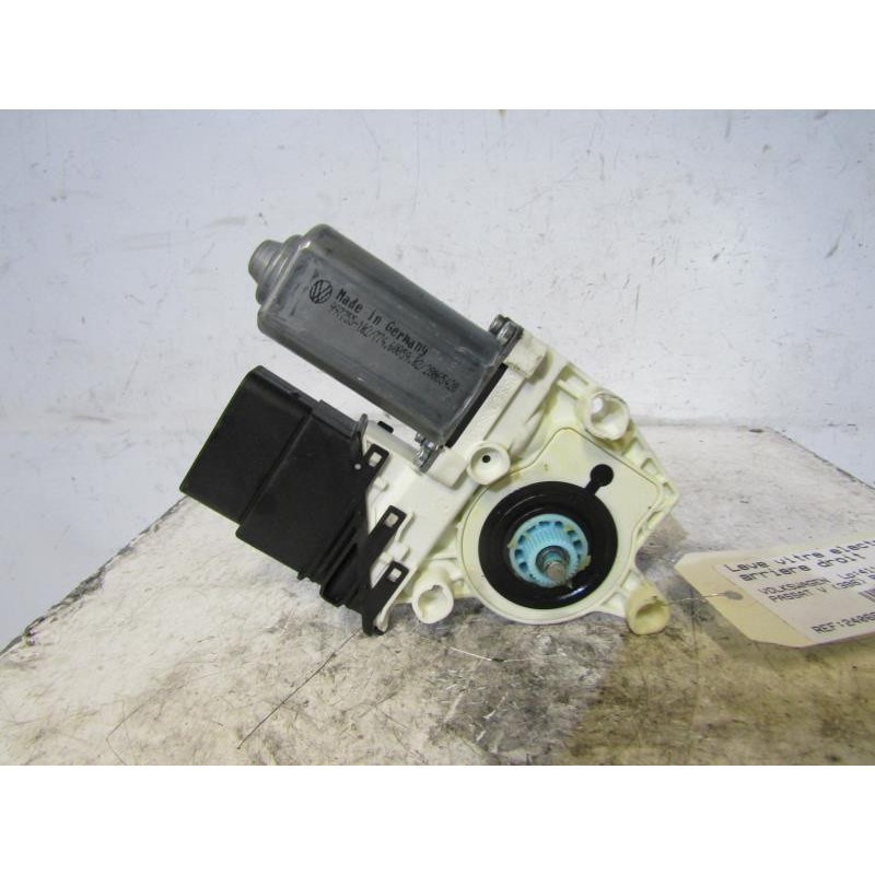 Leve vitre electrique arriere droit VOLKSWAGEN PASSAT 5 Photo n°1