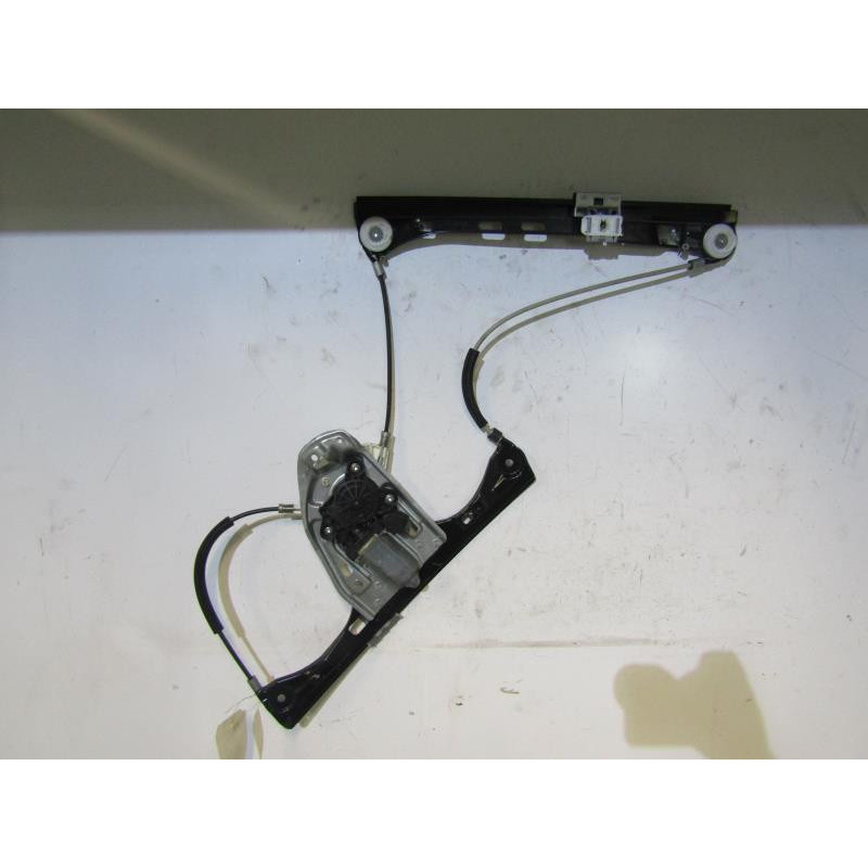Leve vitre electrique avant gauche MERCEDES CLASSE C 203 Photo n°1
