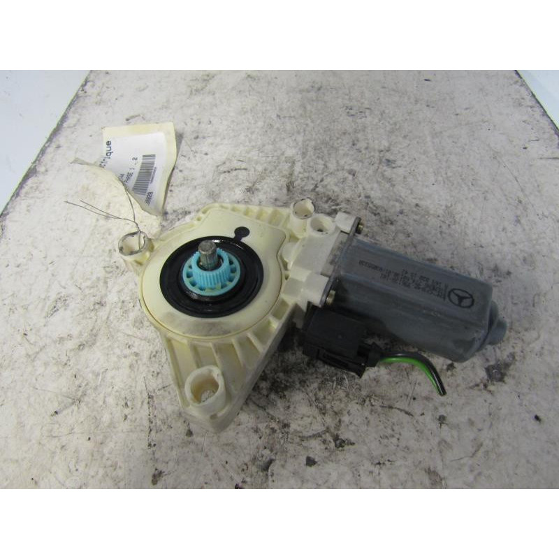 Leve vitre electrique avant gauche MERCEDES CLASSE B 245 Photo n°1