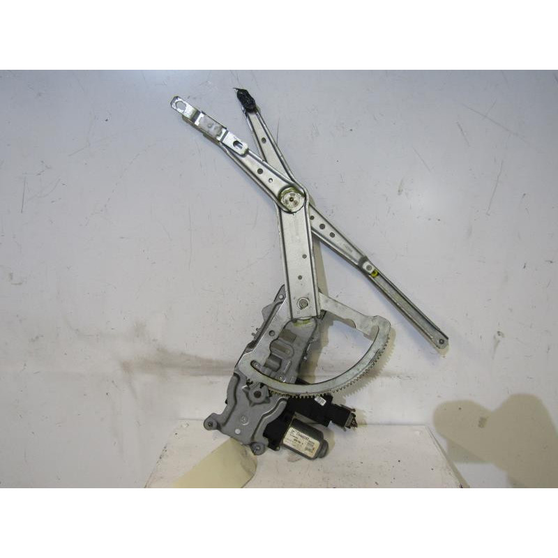 Leve vitre electrique avant gauche OPEL CORSA C Photo n°1