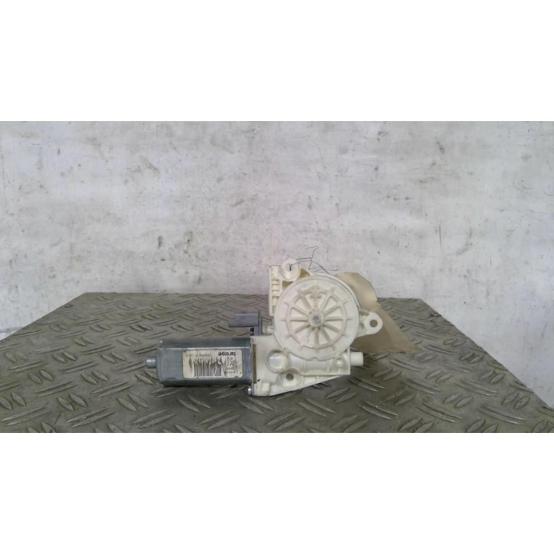 Leve vitre electrique avant droit PEUGEOT 307 Photo n°1