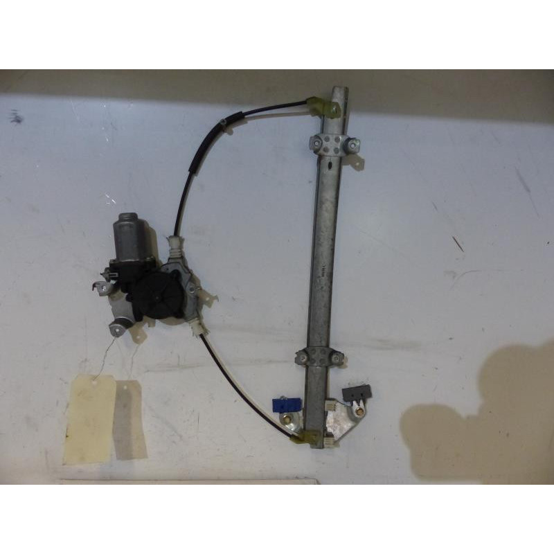 Leve vitre electrique avant droit NISSAN ALMERA 2 Photo n°1