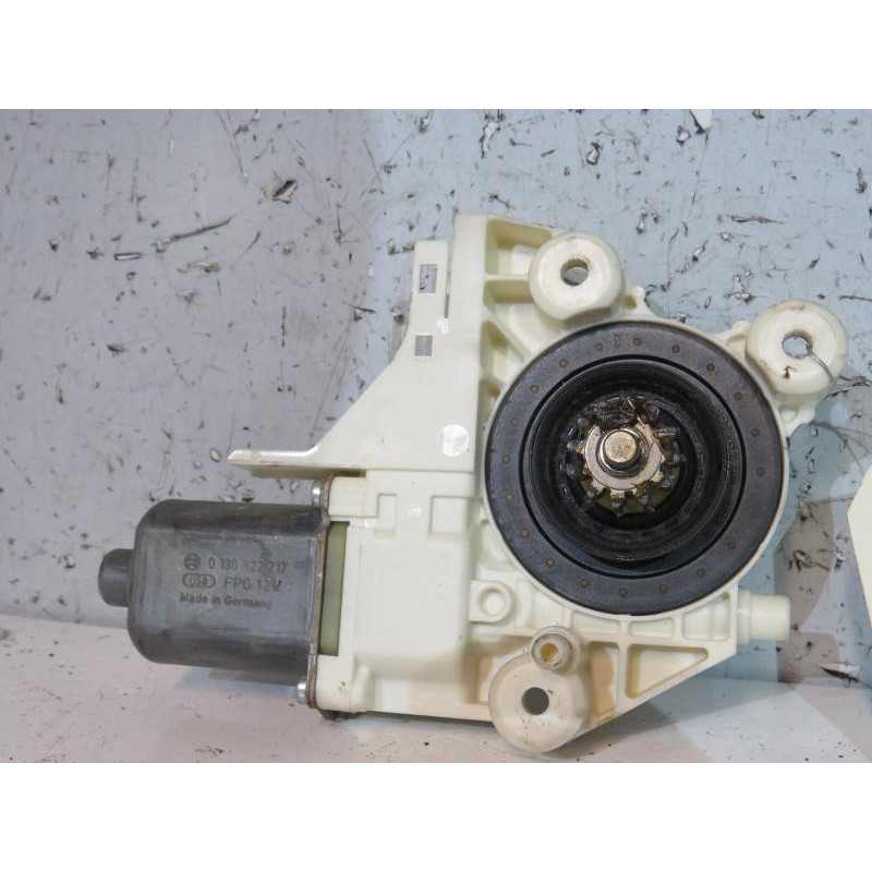 Moteur leve vitre avant gauche FORD FOCUS 2 Photo n°1