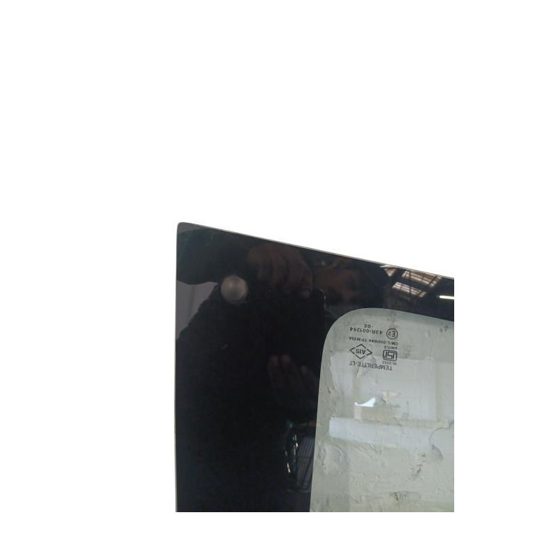 Vitre arriere droit SUZUKI ALTO 3 Photo n°1