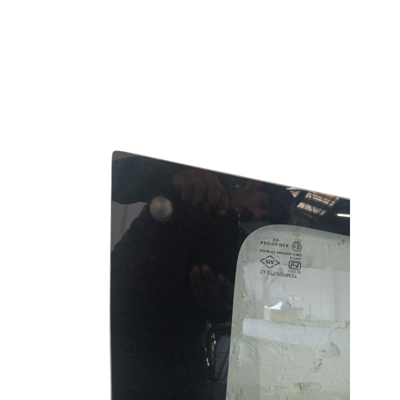 Vitre arriere droit SUZUKI ALTO 3 Photo n°1