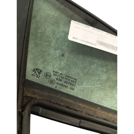 Custode avant droit (porte) PEUGEOT 208 1