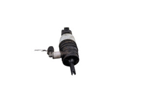 Pompe lave glace avant MERCEDES CLASSE C 205 Photo n°2