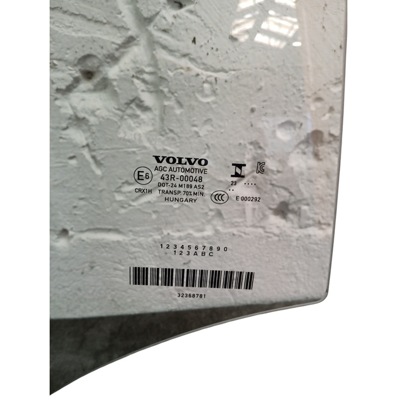 Vitre arriere droit VOLVO XC 40 Photo n°1