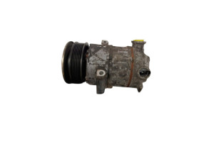 Compresseur clim FIAT GRANDE PUNTO Photo n°2