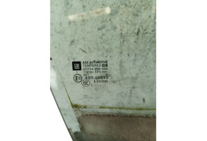 Vitre avant droit OPEL ZAFIRA TOURER C Photo n°3