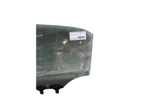 Vitre arriere gauche HYUNDAI I 20 2 Photo n°4