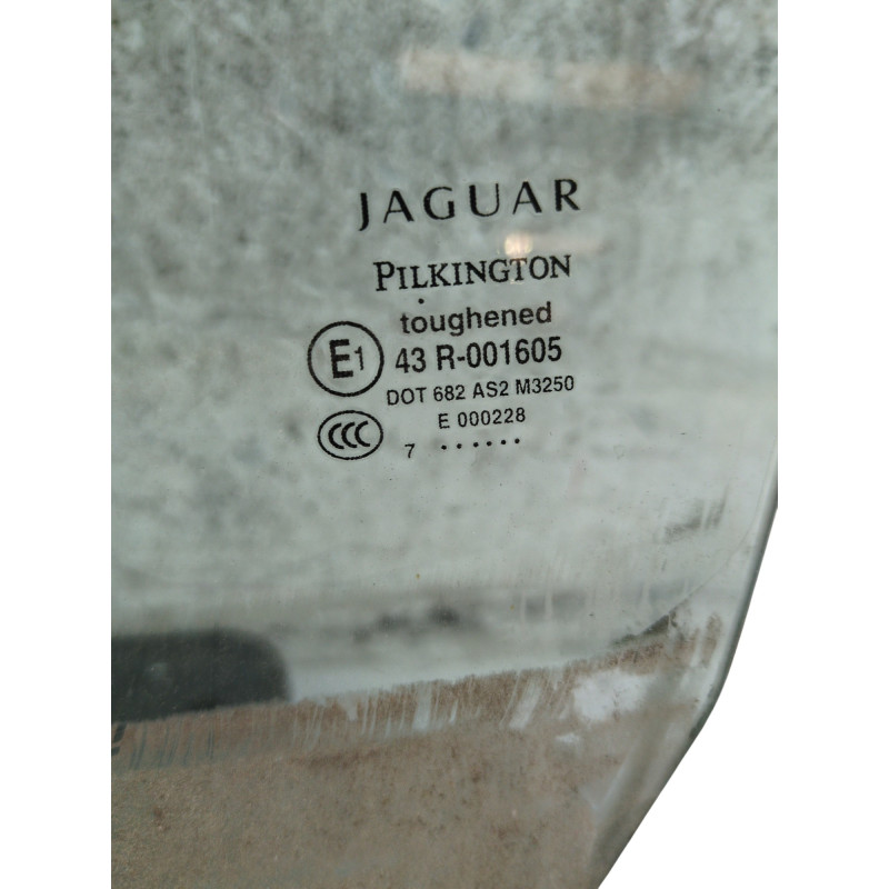 Vitre avant gauche JAGUAR XK 2 Photo n°1