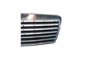 Calandre MERCEDES CLASSE E 210 Photo n°1