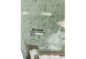 Vitre avant droit NISSAN MICRA 5 Photo n°1