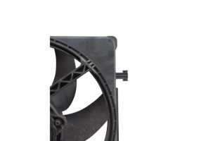 Moto ventilateur radiateur VOLKSWAGEN UP Photo n°3