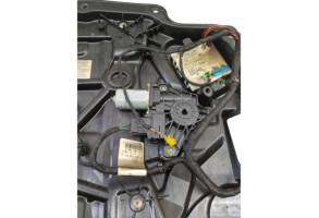 Leve vitre electrique arriere gauche MERCEDES CLASSE C 205 Photo n°4