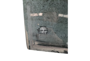 Vitre arriere droit NISSAN QASHQAI 1 Photo n°2