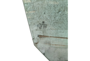 Vitre avant droit VOLKSWAGEN PASSAT 5 Photo n°4