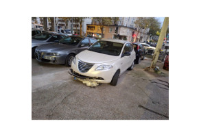 Verin de coffre LANCIA YPSILON 5 Photo n°6