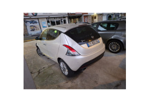 Verin de coffre LANCIA YPSILON 5 Photo n°9