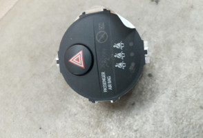 Bouton de warning TOYOTA YARIS 3