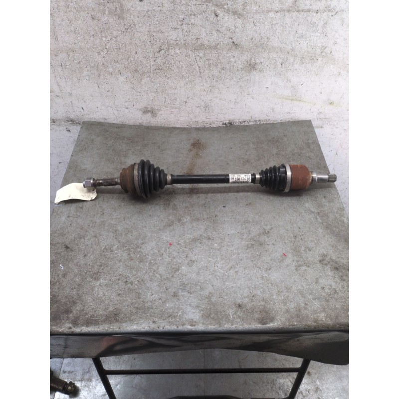 Cardan gauche (transmission) PEUGEOT 2008 1 Photo n°1