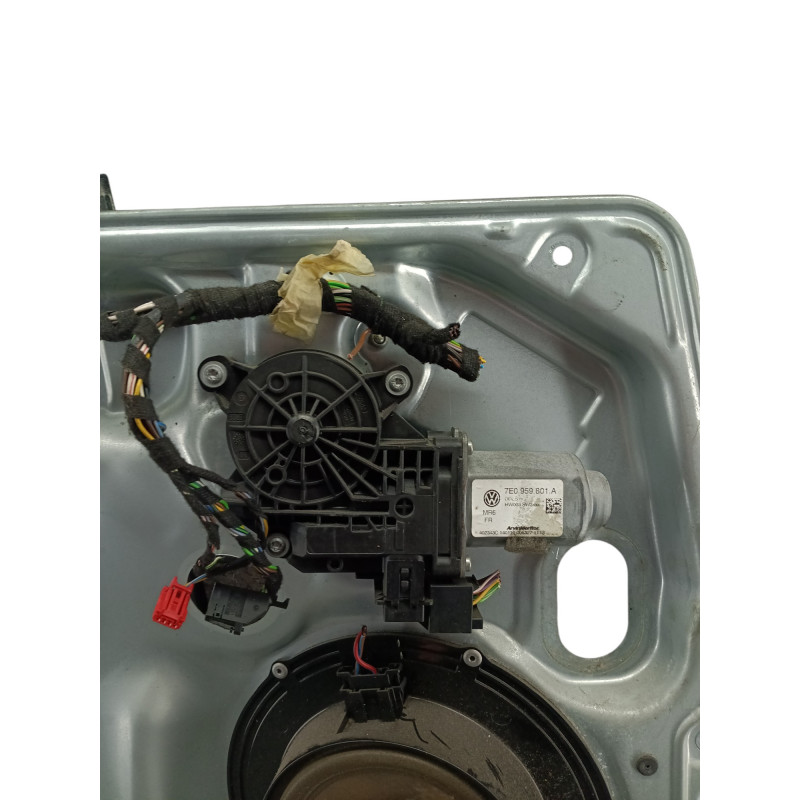 Leve vitre electrique avant gauche VOLKSWAGEN TRANSPORTER 5 CARAVELLE Photo n°1