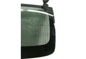 Lunette arriere PEUGEOT 107 Photo n°4