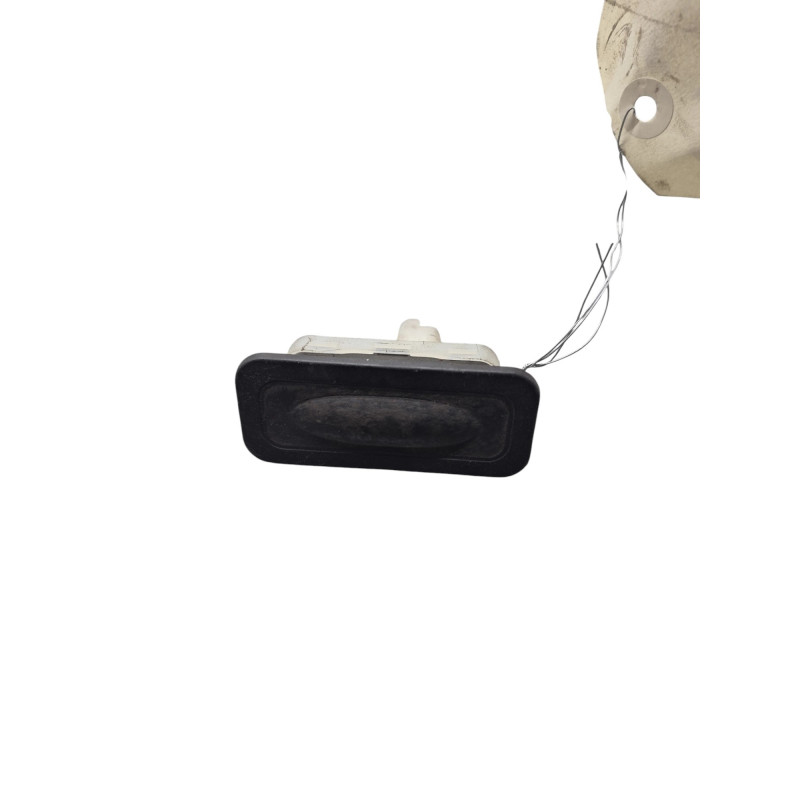 Bouton de coffre RENAULT CLIO 4 Photo n°1