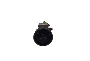 Compresseur clim BMW SERIE 1 E81 Photo n°6