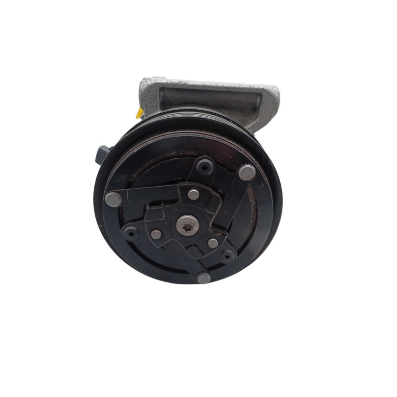 Compresseur clim FIAT 500L Photo n°1