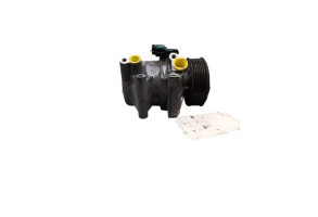 Compresseur clim NISSAN MICRA 4 Photo n°5