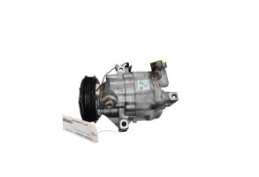 Compresseur clim SUZUKI SPLASH Photo n°1