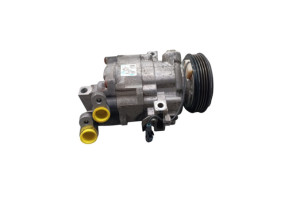 Compresseur clim SUZUKI SPLASH Photo n°4