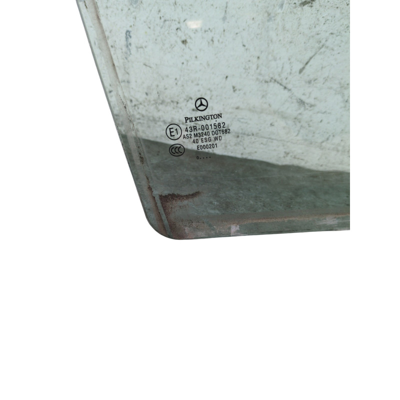 Vitre arriere droit MERCEDES CLASSE C 204 Photo n°1