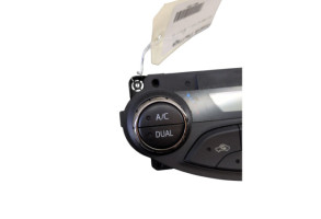 Commande chauffage TOYOTA YARIS 3 Photo n°4