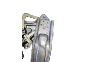 Leve vitre electrique arriere gauche TOYOTA YARIS 3 Photo n°3