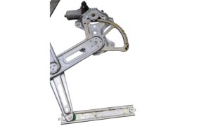 Leve vitre electrique avant droit TOYOTA YARIS 3 Photo n°6