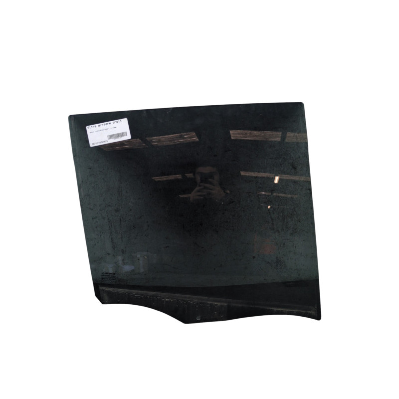 Vitre arriere droit RENAULT MODUS Photo n°1