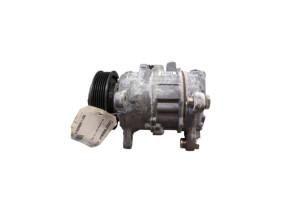 Compresseur clim BMW SERIE 1 F21 Photo n°5