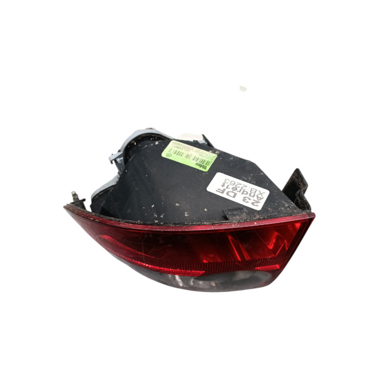 Feu arriere principal droit (feux) VOLKSWAGEN FOX Photo n°1