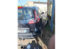 Feu arriere principal gauche (feux) RENAULT SCENIC 3 Photo n°4
