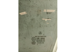 Vitre avant gauche MERCEDES CLASSE A 176 Photo n°2