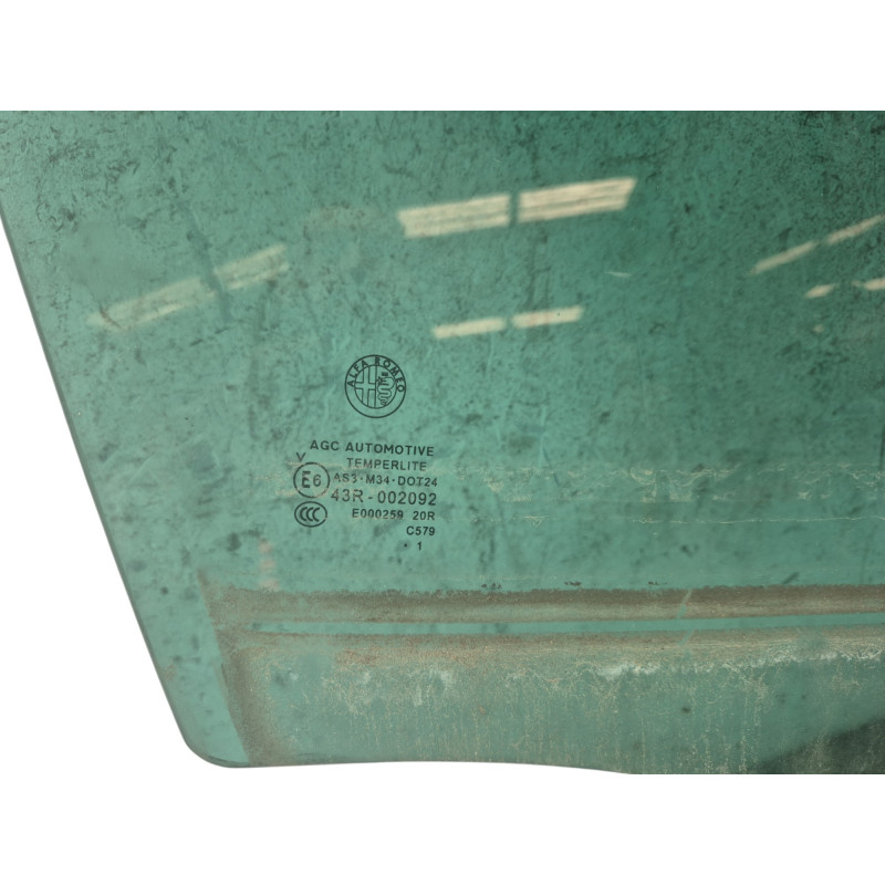 Vitre arriere droit ALFA ROMEO GIULIETTA 2 Photo n°1