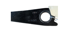 Attache ceinture avant gauche TOYOTA YARIS 3 Photo n°1