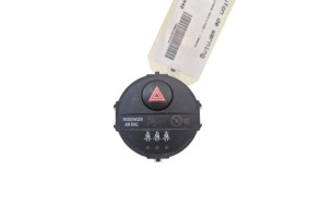 Bouton de warning TOYOTA YARIS 3 Photo n°1