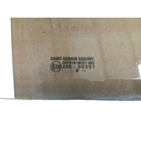 Vitre avant droit SUZUKI SWIFT 3